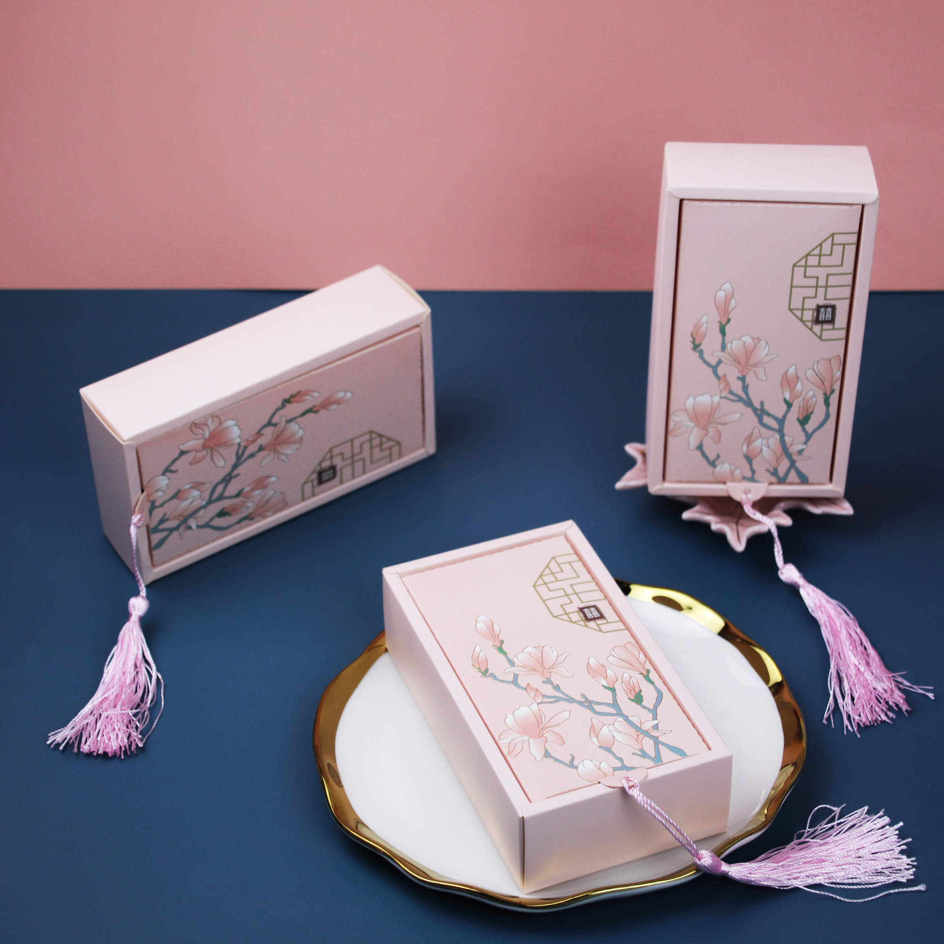 定制中式婚庆礼品包装盒 创意中国风书签喜糖礼盒 结婚婚礼流苏糖果盒